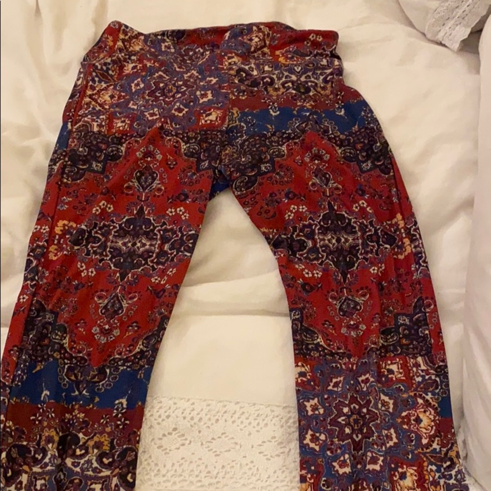 Fun flare stretchy pants in great condition